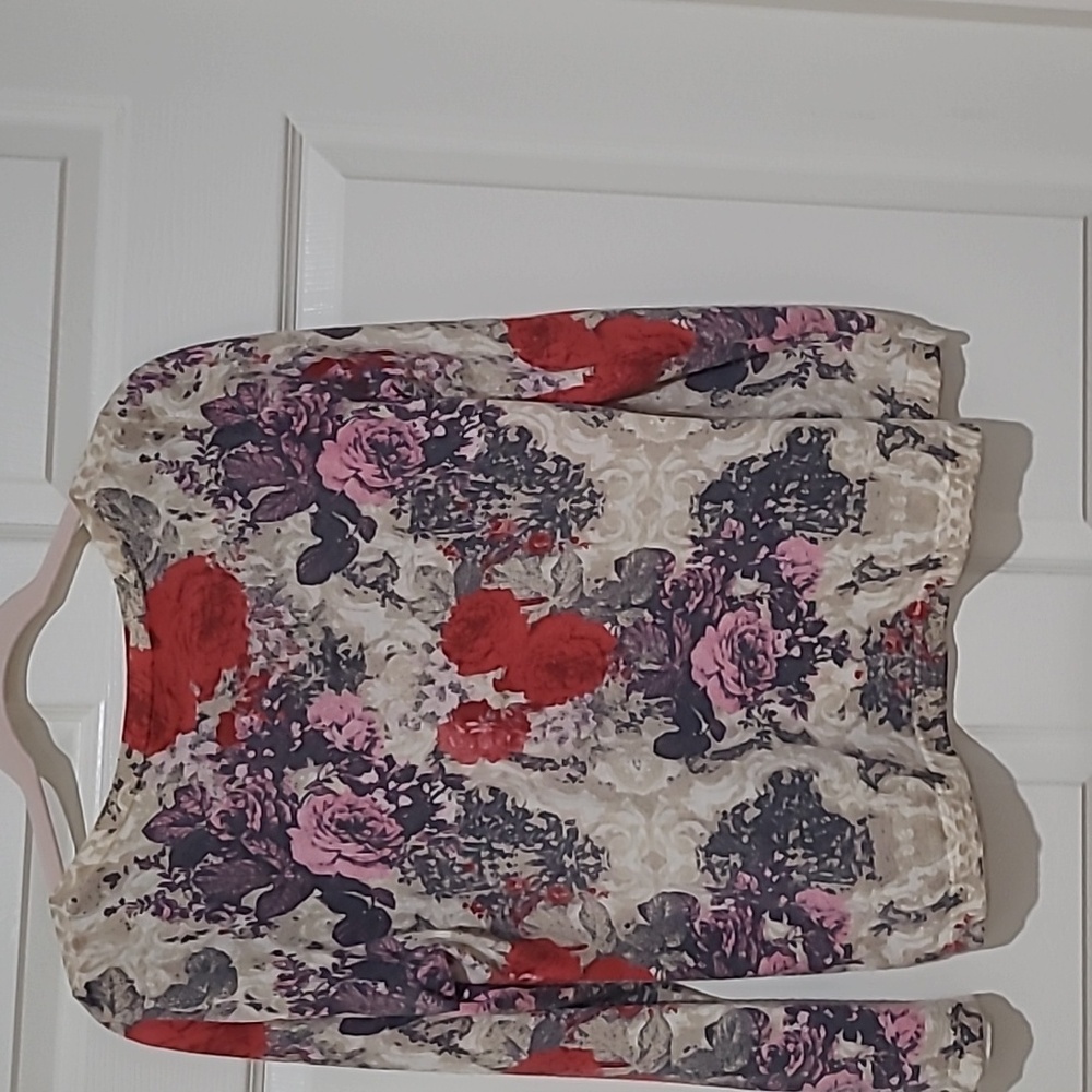 Valentino Red and Pink Floral Long Sleeve Top from Talbots with Merino wool. - Picture 3 of 6
